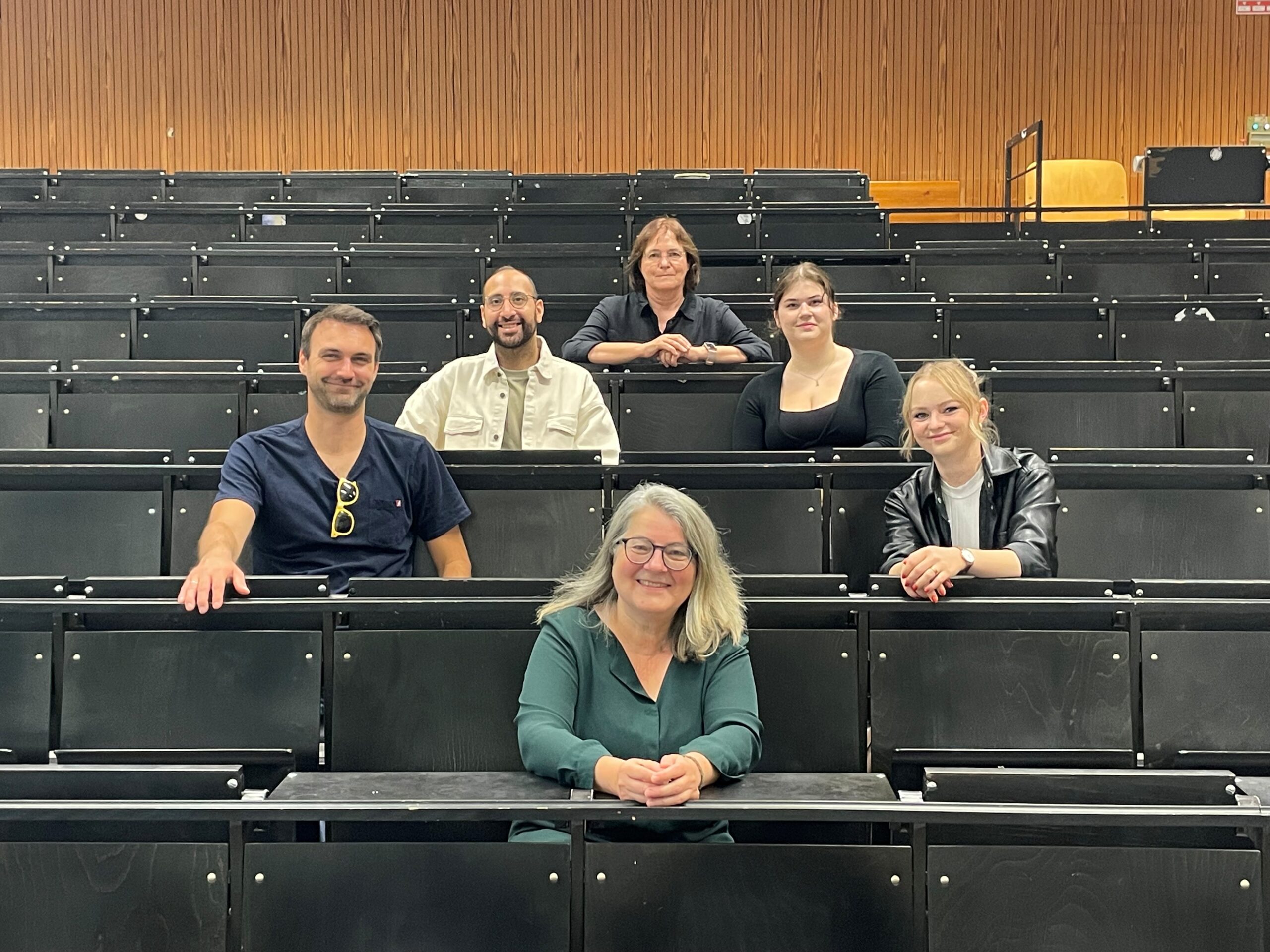 Voyaga etgan ayollar chaqnashlari